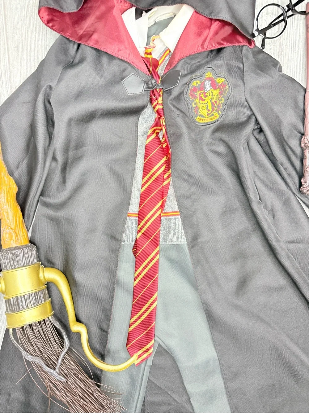 Harry Potter Halloween costume robe , one piece , glasses , wand and broom 4-6